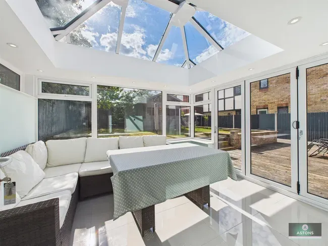 4 bed house for sale — Moorland Road, Maidenbower