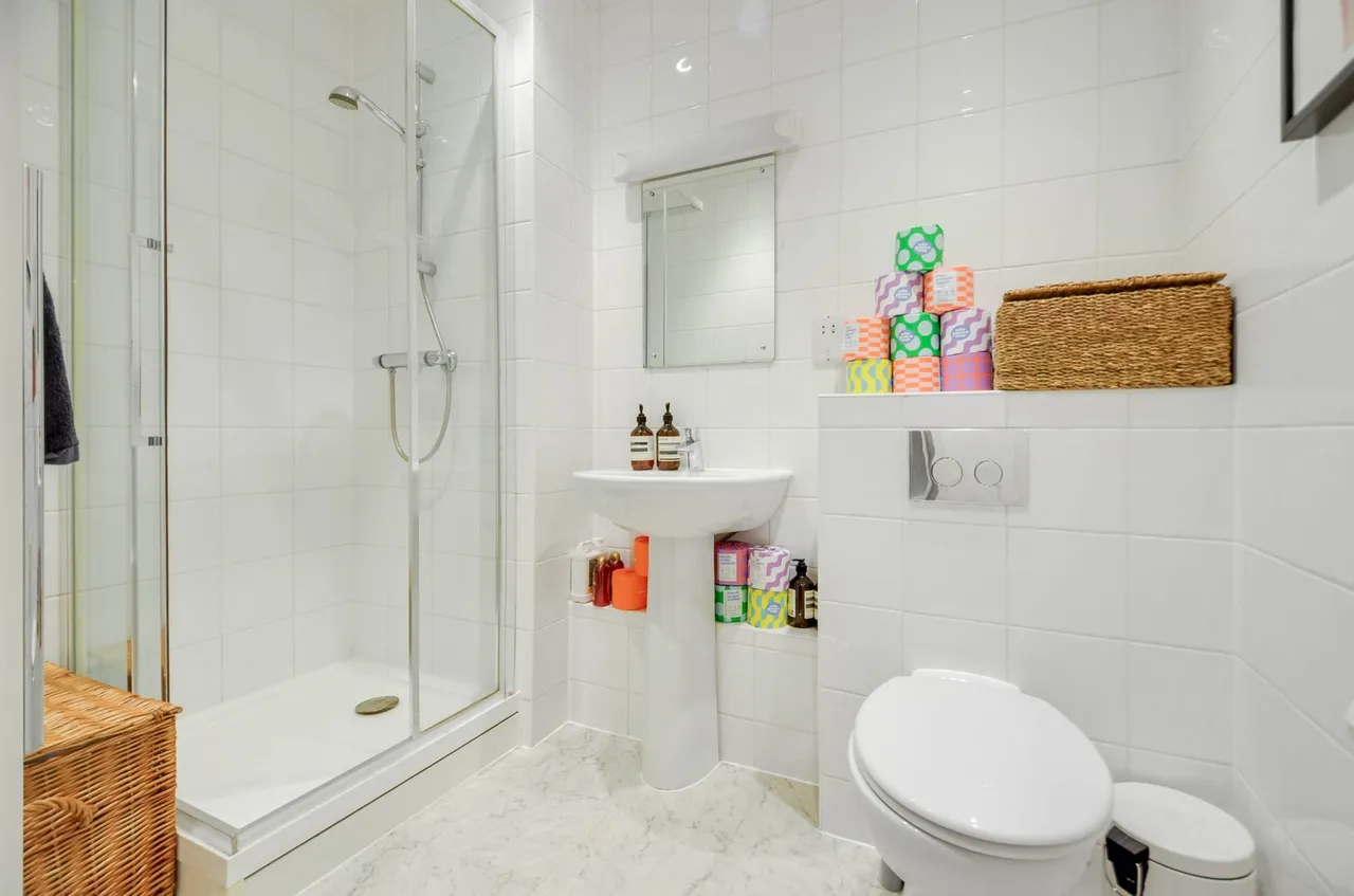 Metropolitan House, Pump House Crescent, TW8 0HA, photo 11