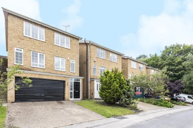 4 bed house to rent, Haywards Close, Henley-on-thames, RG9
