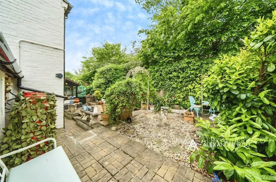 Spring Lane, Great Horwood, MK17, photo 13