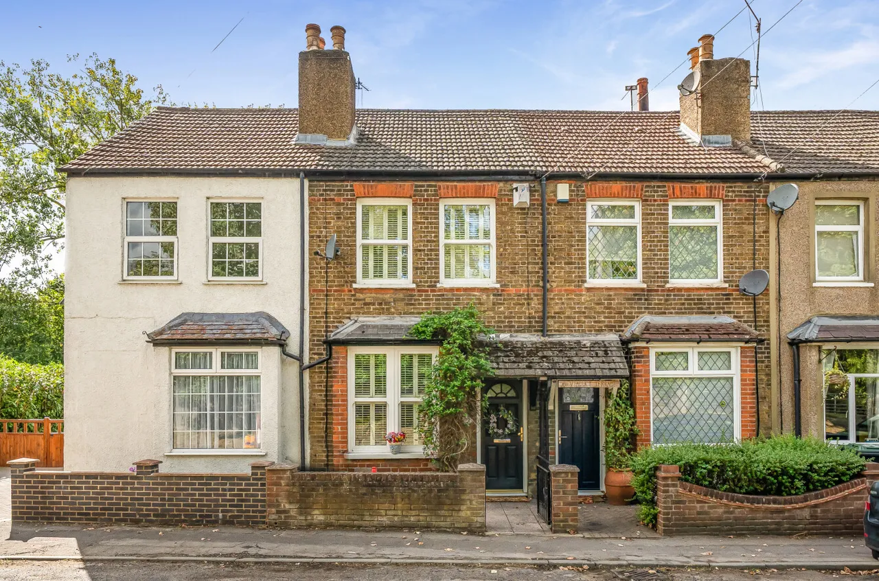 2 bed house for sale — Viaduct Terrace, Horton Road, DA4