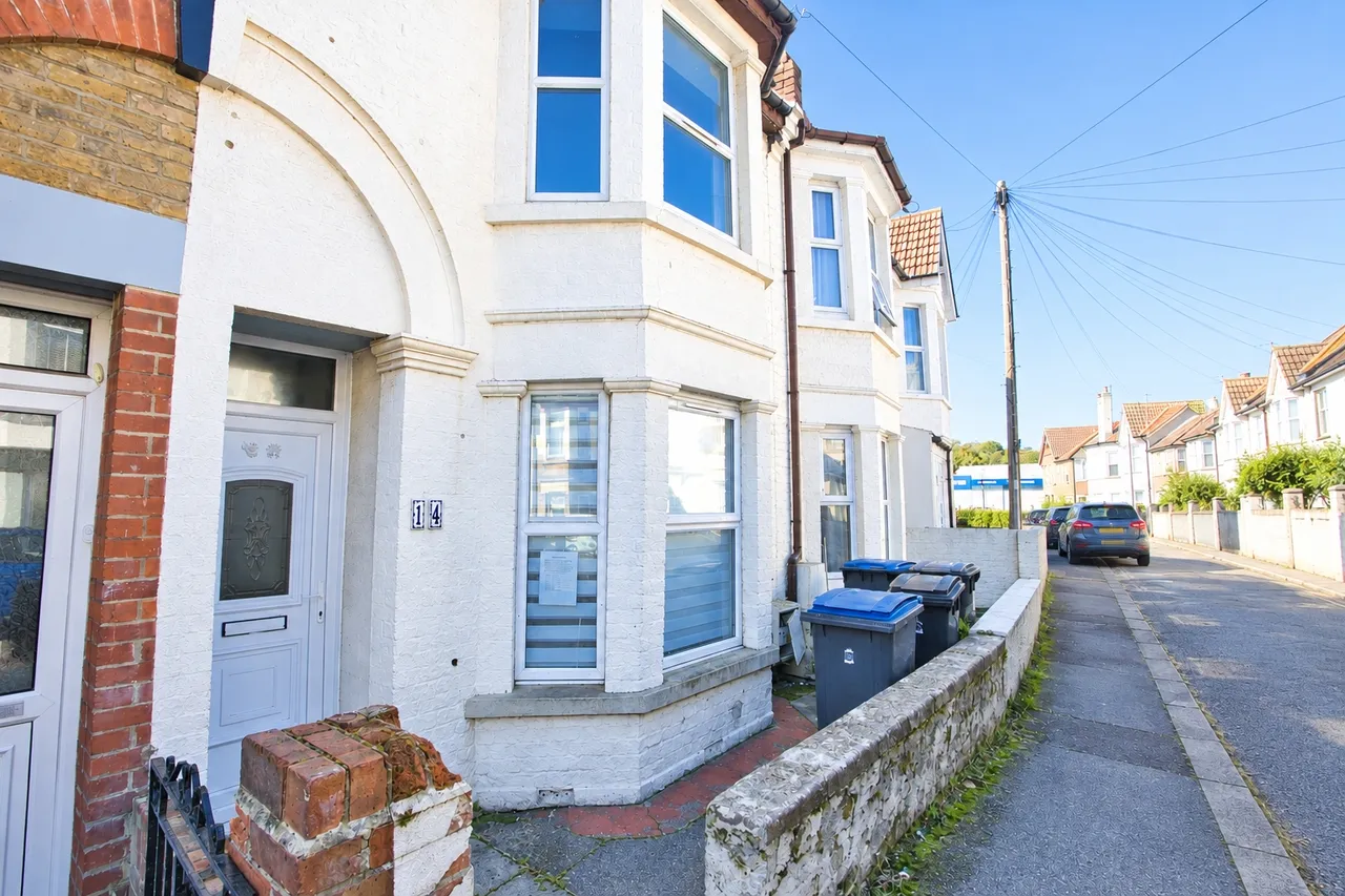 2 bed house for sale, Balfour Road, Dover, CT16