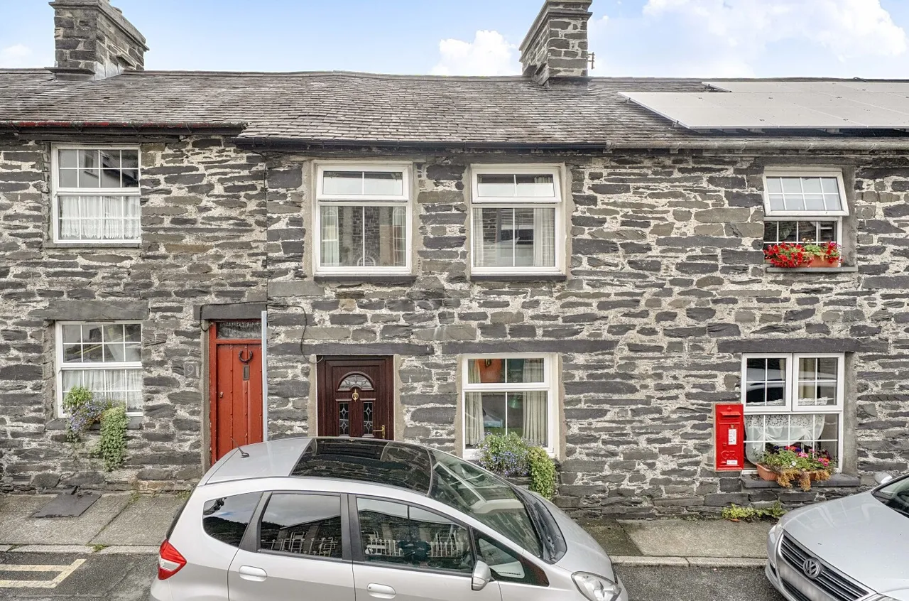 3 bed house for sale, Bridge Street, Corris
