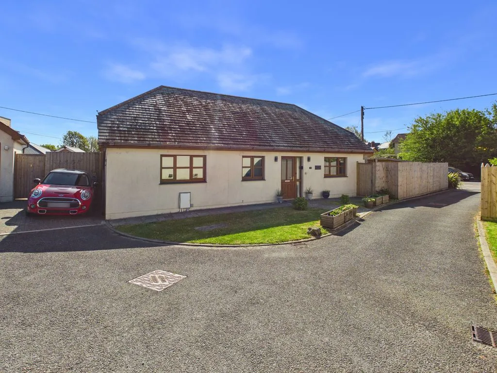 house for sale — Pentreath Close Lanner, Redruth