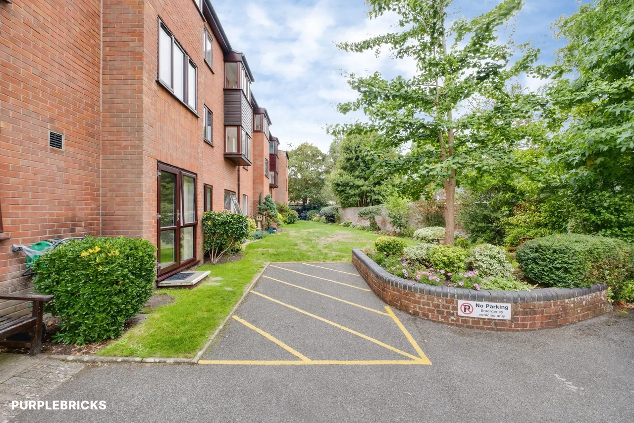 1 bed retirement property for sale, Purewell, Christchurch, BH23