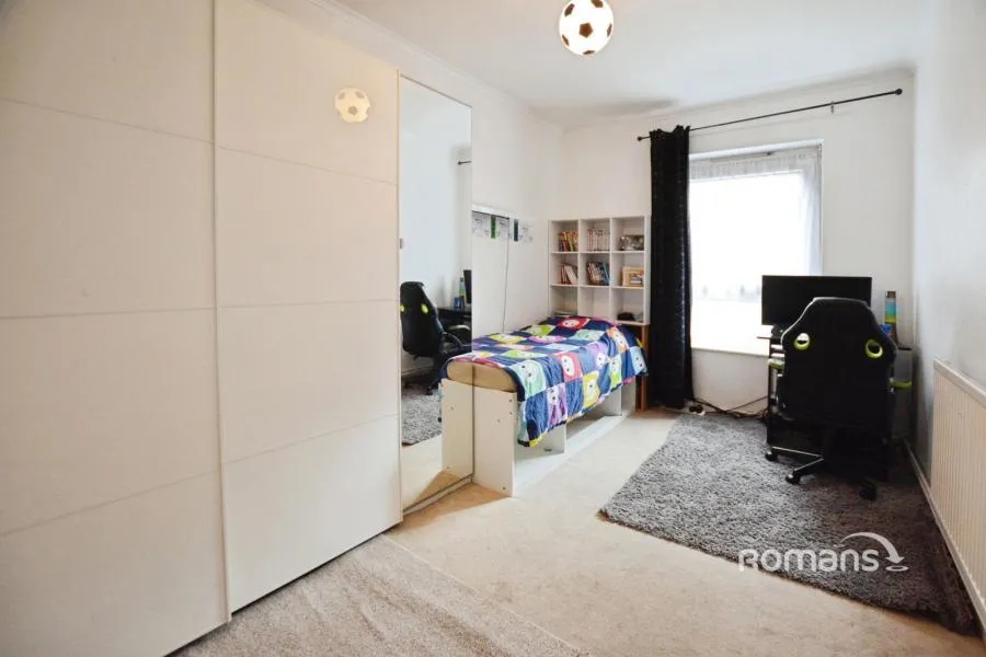 Braybourne Close, Uxbridge, UB8, photo 6