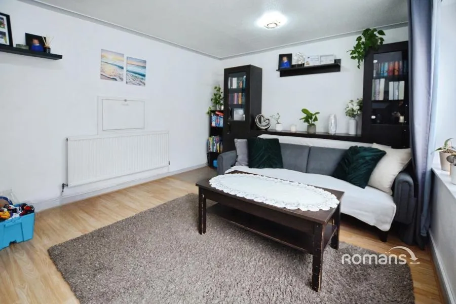 Braybourne Close, Uxbridge, UB8, photo 3