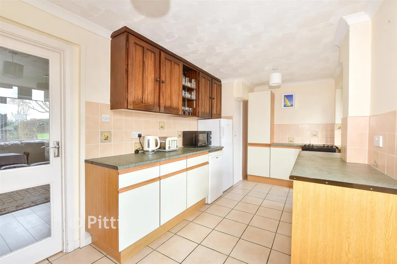 Mountbatten Drive, Newport, PO30, photo 5
