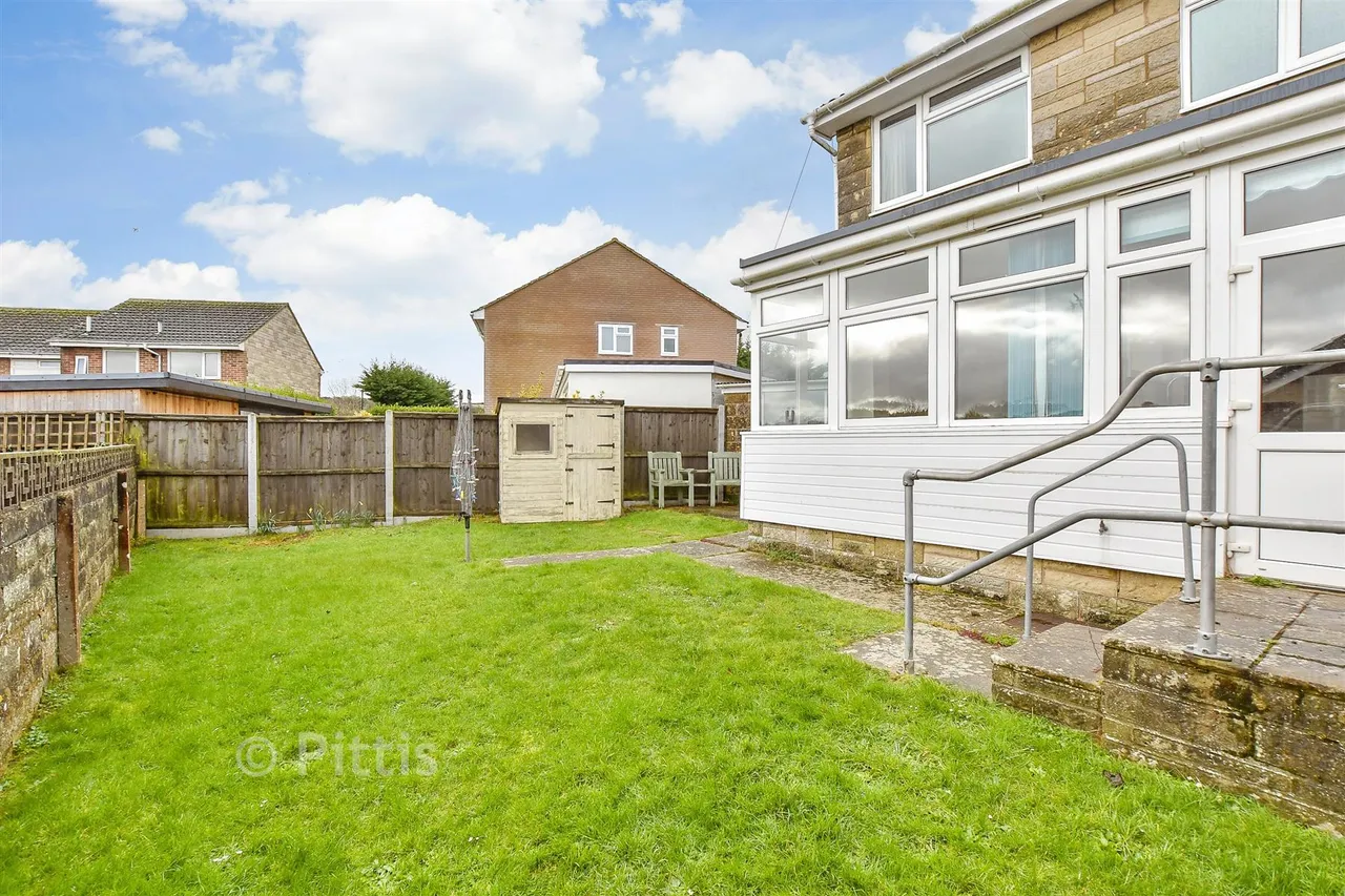 Mountbatten Drive, Newport, PO30, photo 11