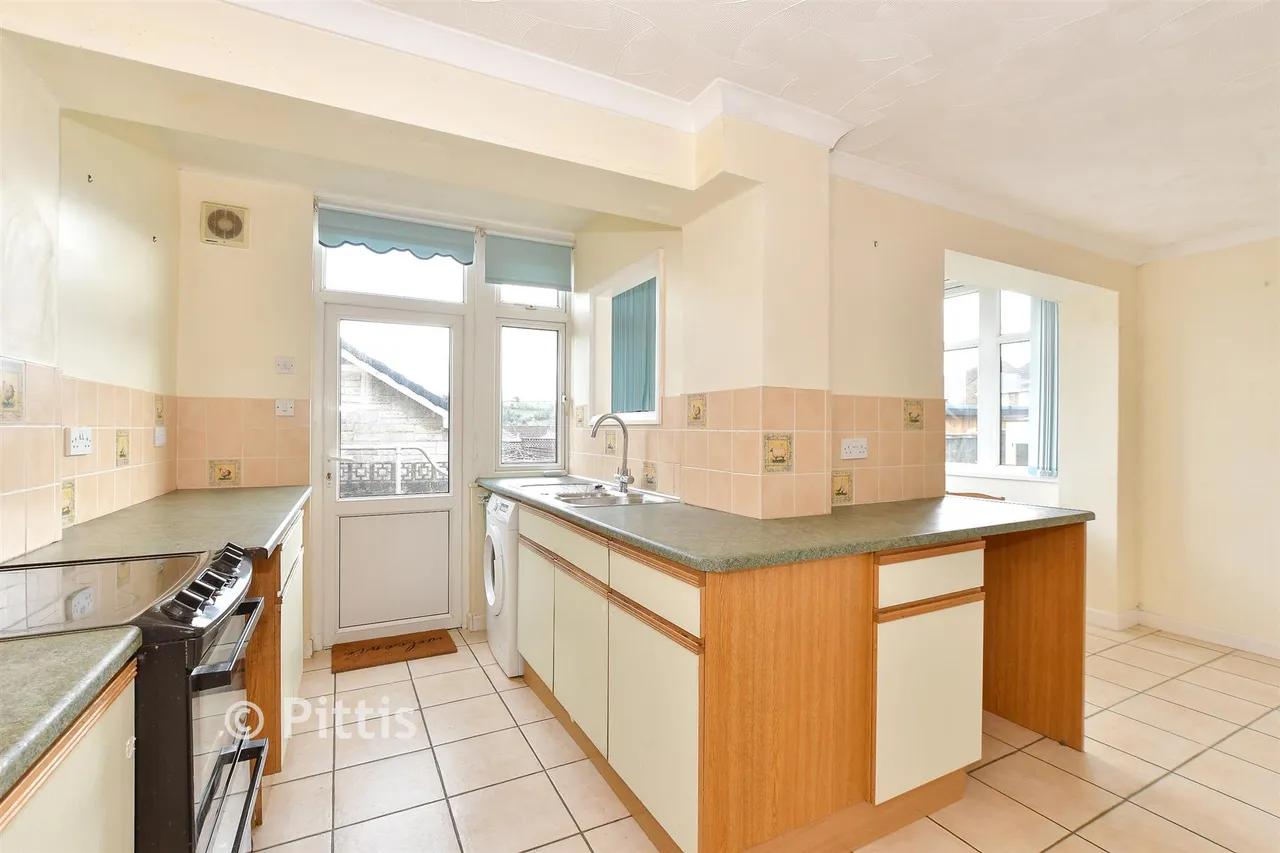 Mountbatten Drive, Newport, PO30, photo 4