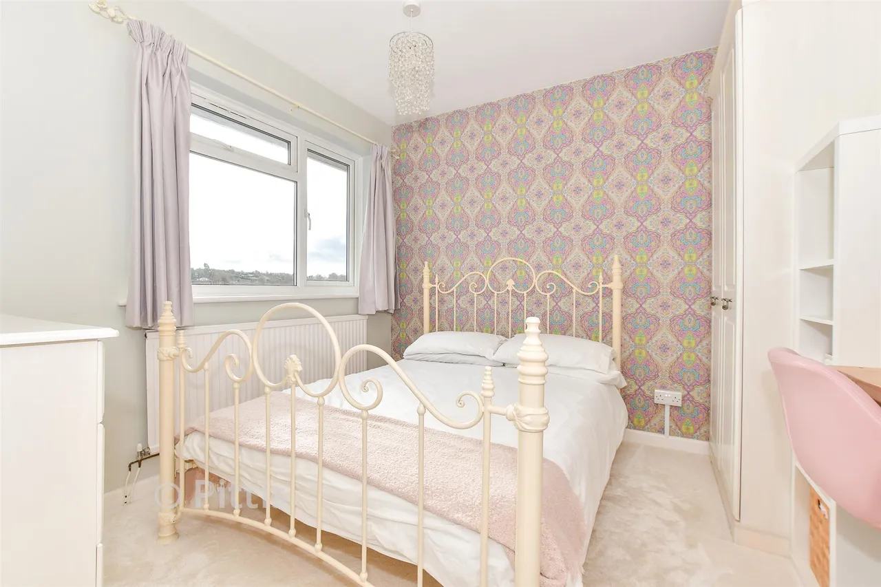 Mountbatten Drive, Newport, PO30, photo 10