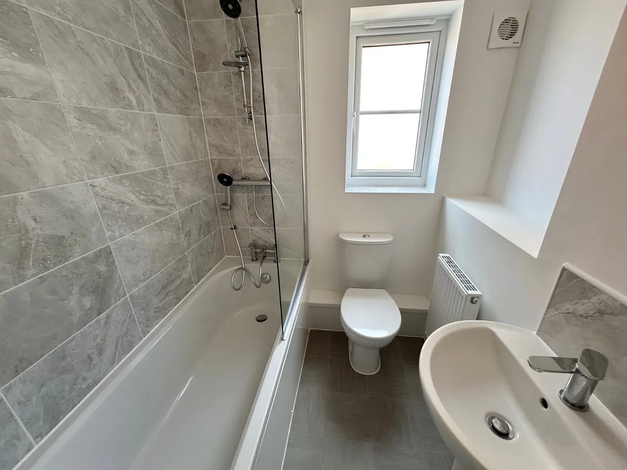 Curlew Street, Poolsbrook, S43, photo 8