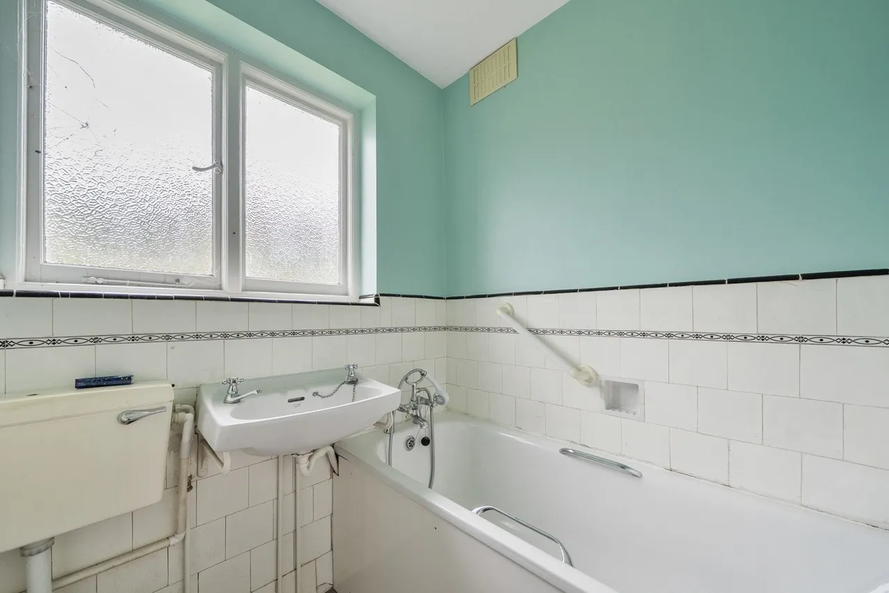 Woodbrook Road, SE2, photo 19