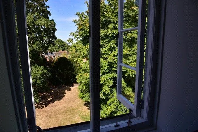 St. Marys Square, Gloucester, Gloucestershire, GL1, photo 9