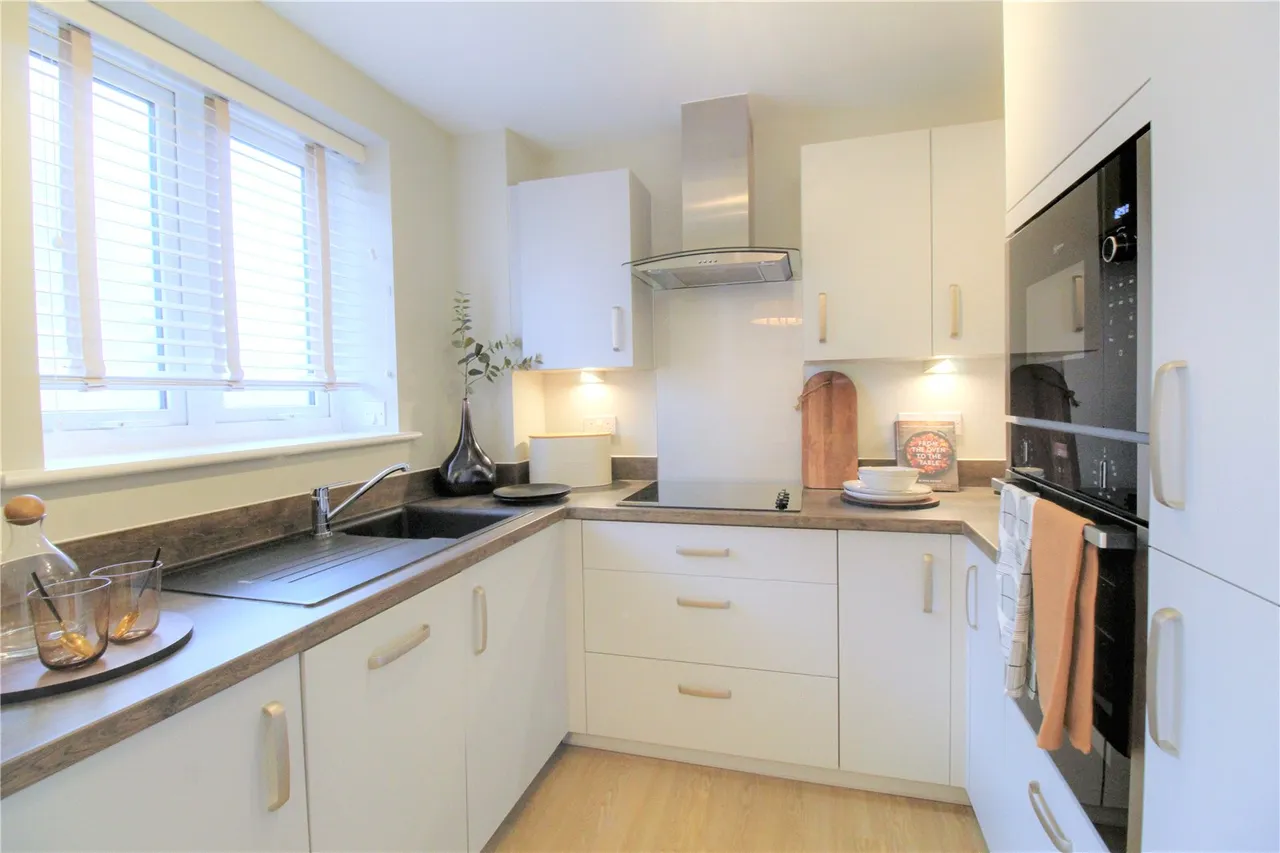 Station Road, Hook, Hamshire, RG27 9PH, photo 4