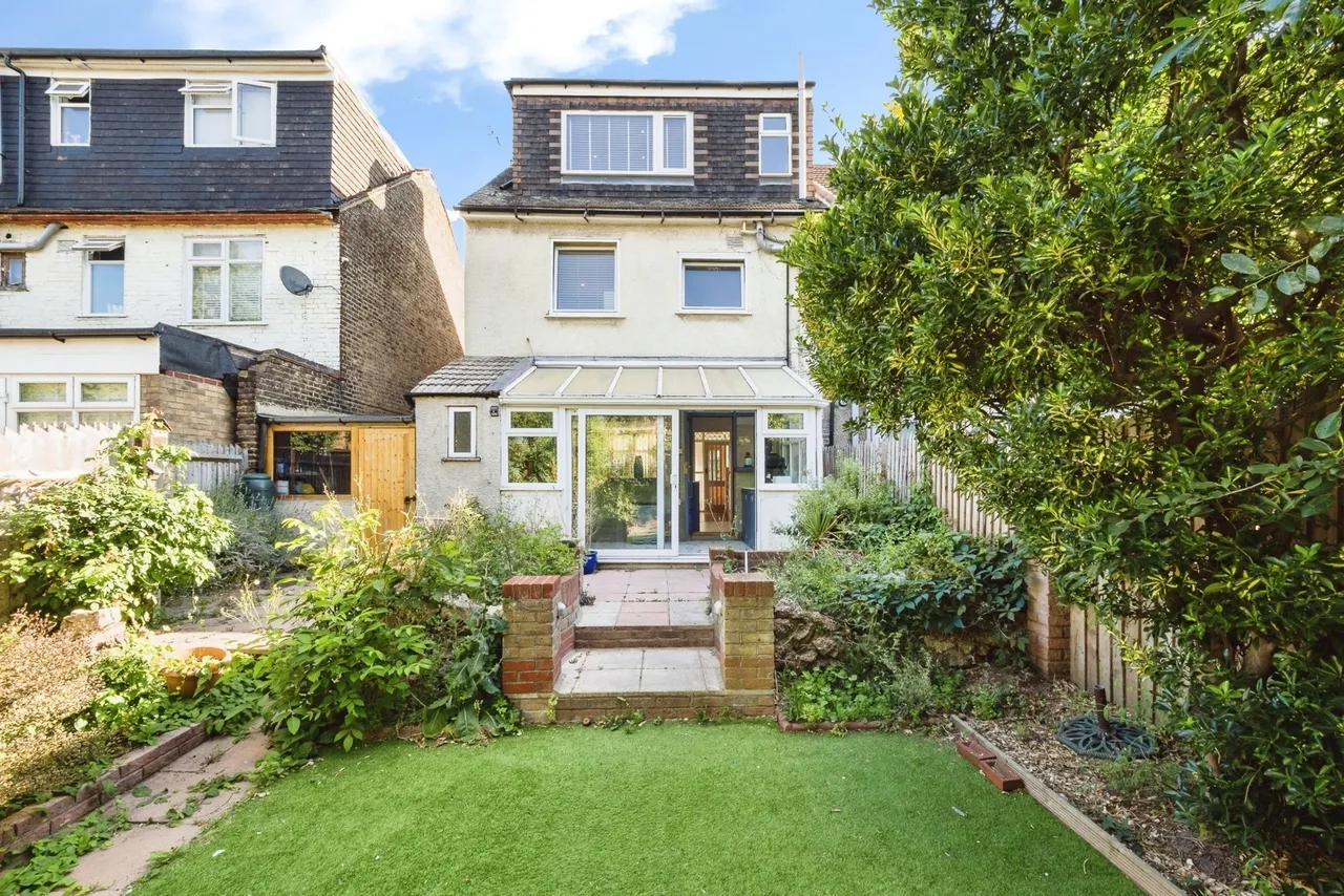 Netherfield Gardens, Barking, London, IG11, photo 3