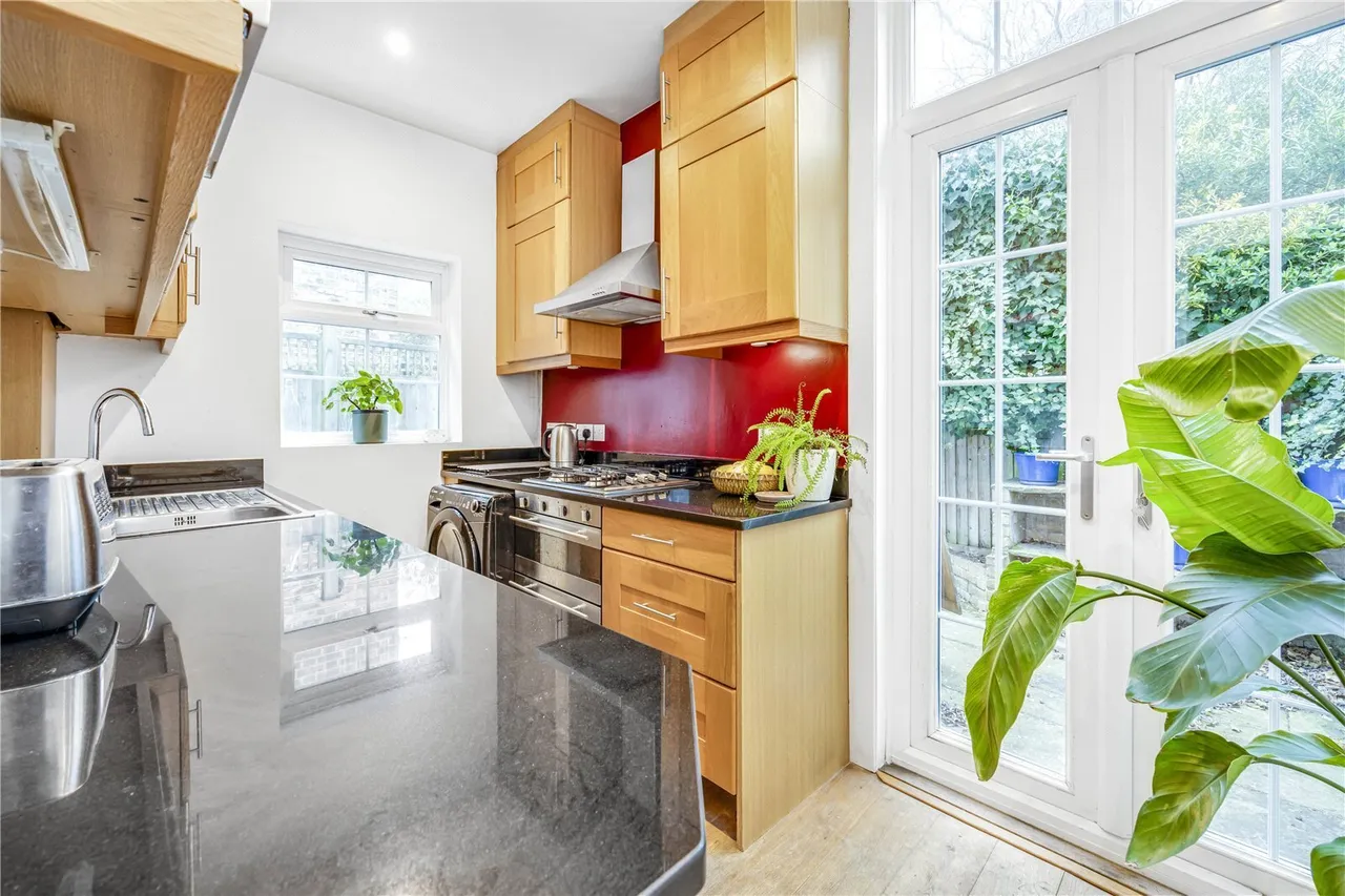 Hazelbourne Road, London, SW12, photo 3