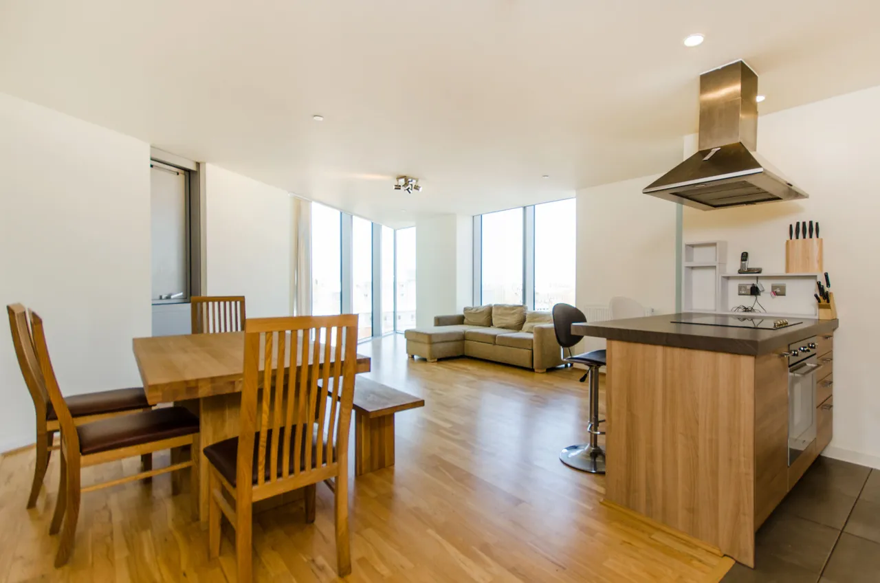 2 bed flat to rent — 56 Cavatina Point, 3 Dancers Way, London
