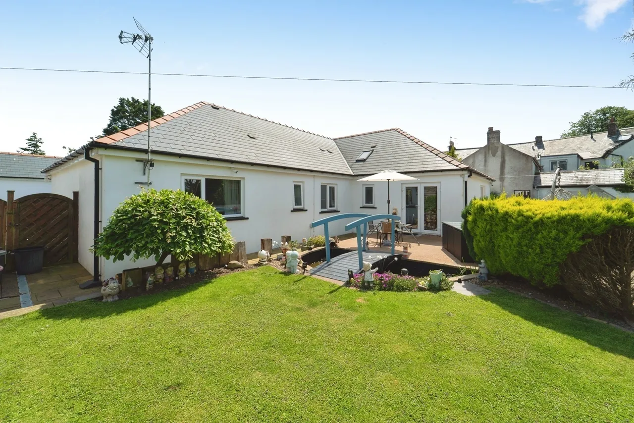 6 bed house for sale, Smyth Street, Fishguard, SA65