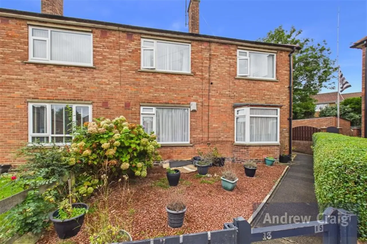 2 bed flat for sale, Falstone Square, Newcastle Upon Tyne, NE3