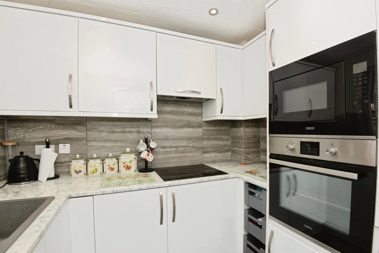 Lansdowne Way, High Wycombe, HP11, photo 11