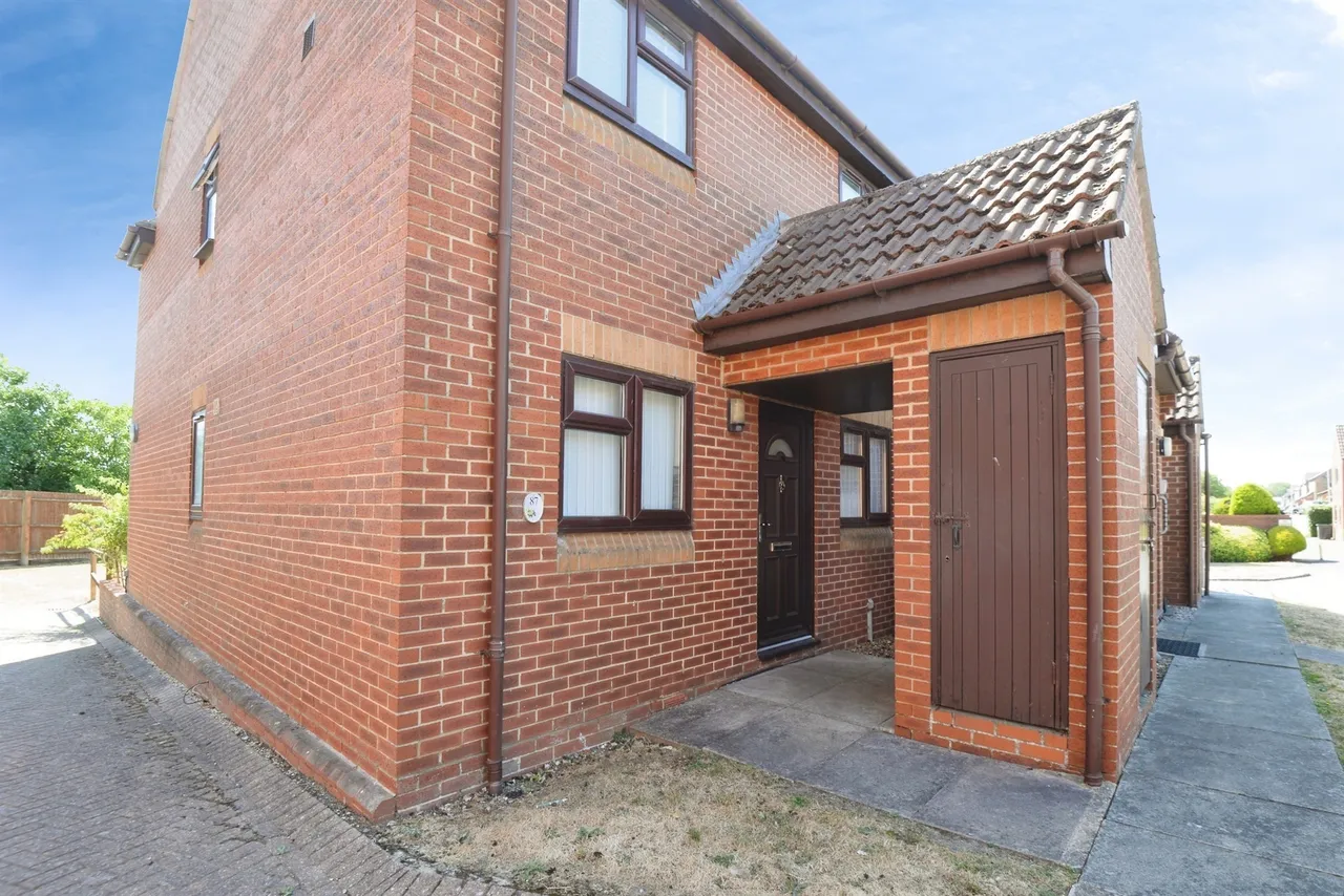 2 bed retirement property for sale, Lansdowne Way, High Wycombe, HP11