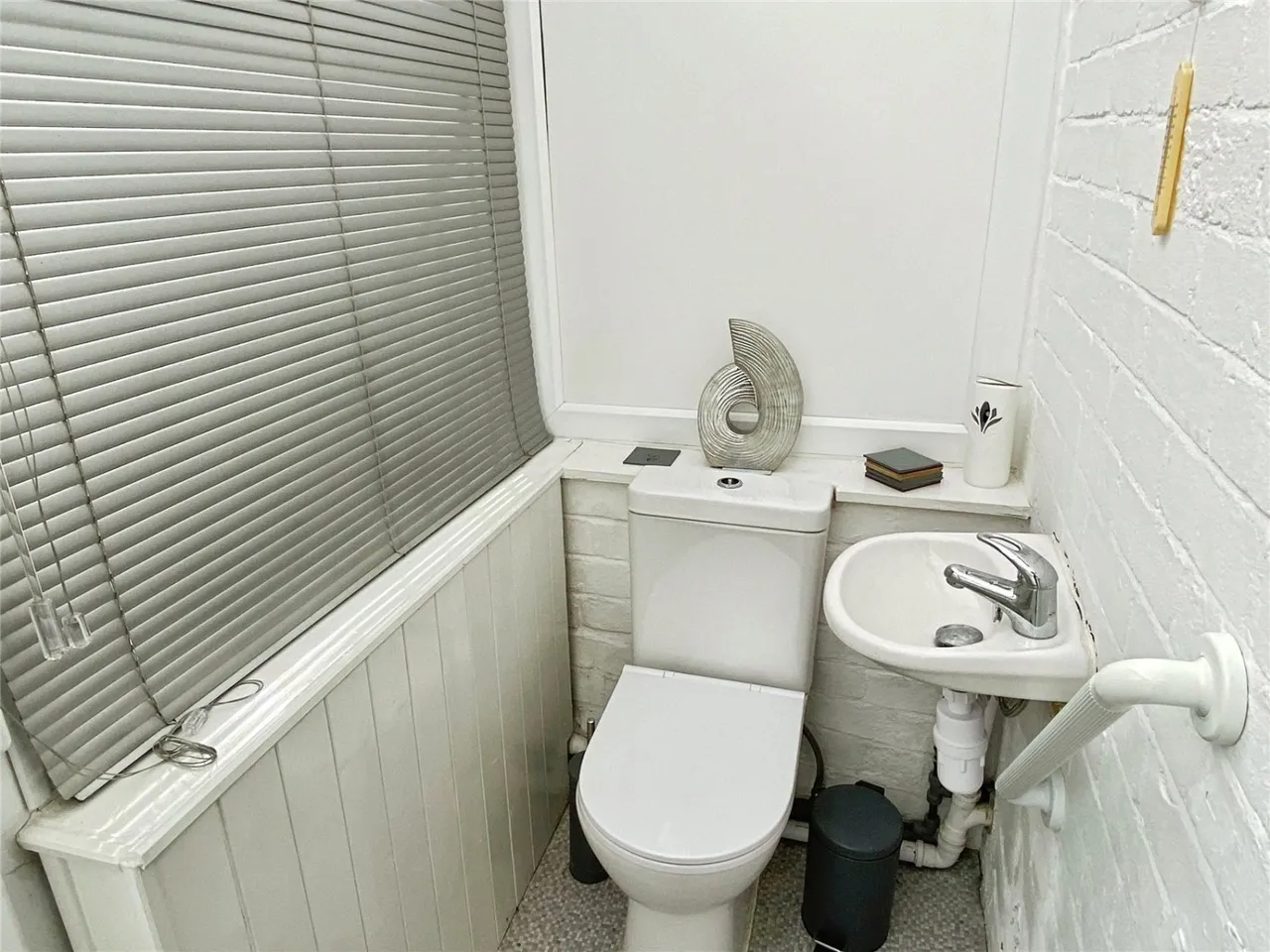Earl Street, Chickenley, WF12, photo 6