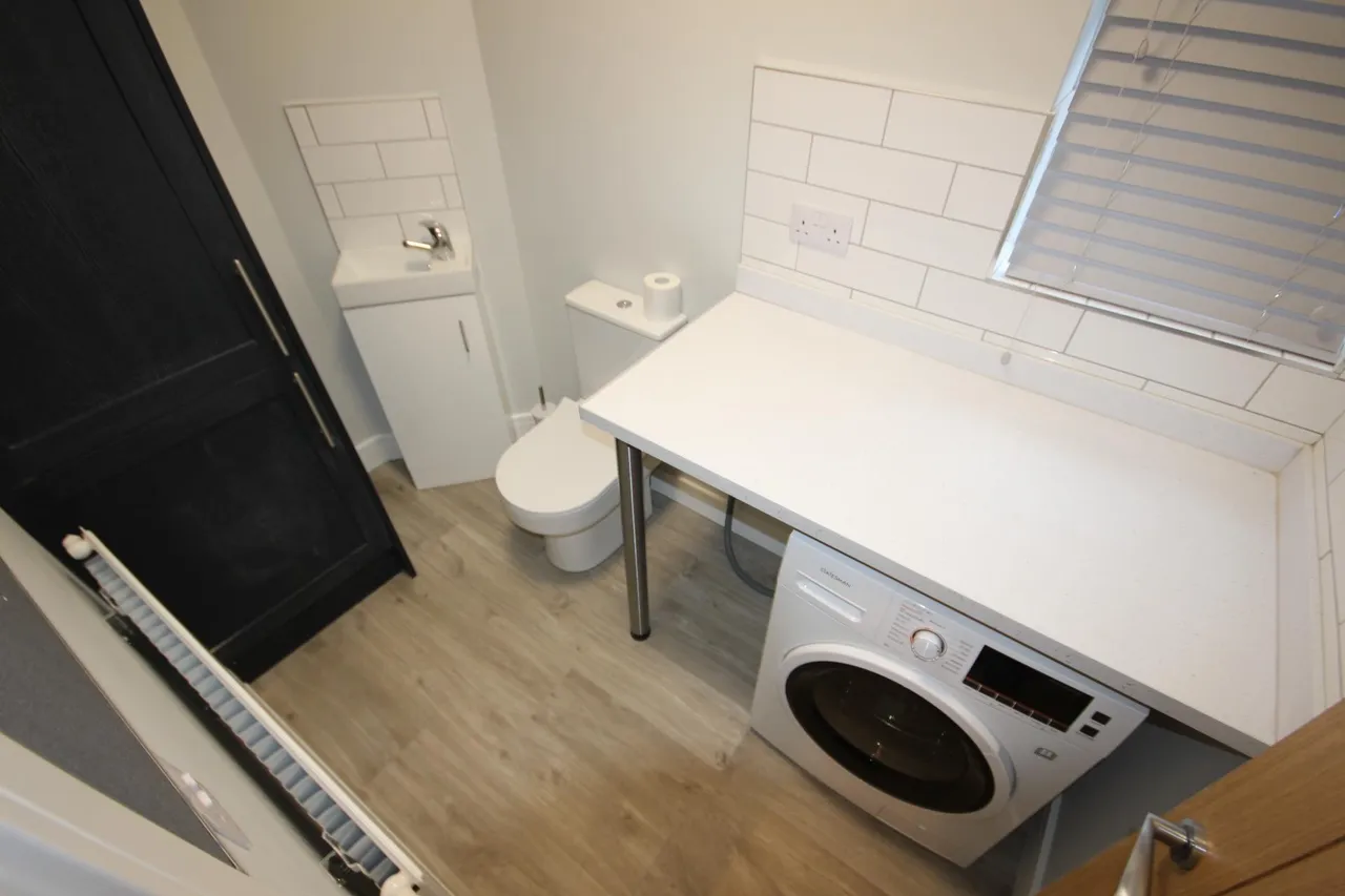 Belvedere Road, Burton upon Trent, DE13, photo 8
