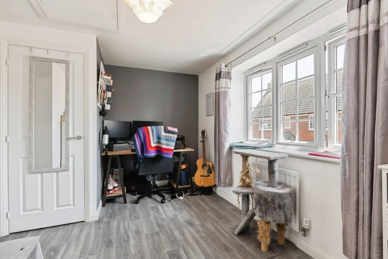 Curlew Crescent, Wymondham, Norfolk, NR18, photo 14