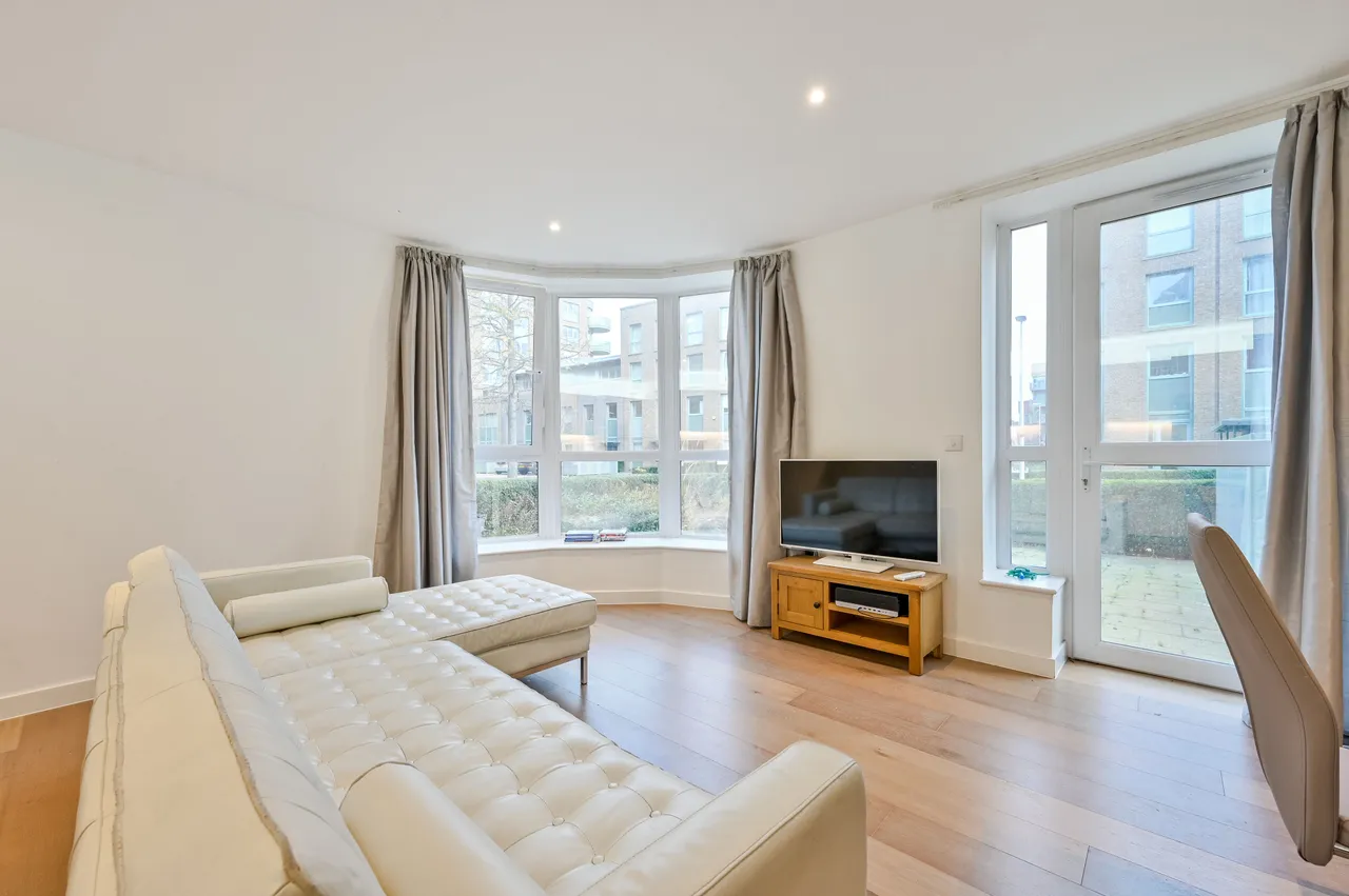 11 Ottley Drive, London, photo 4