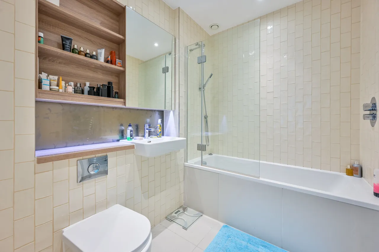 11 Ottley Drive, London, photo 10