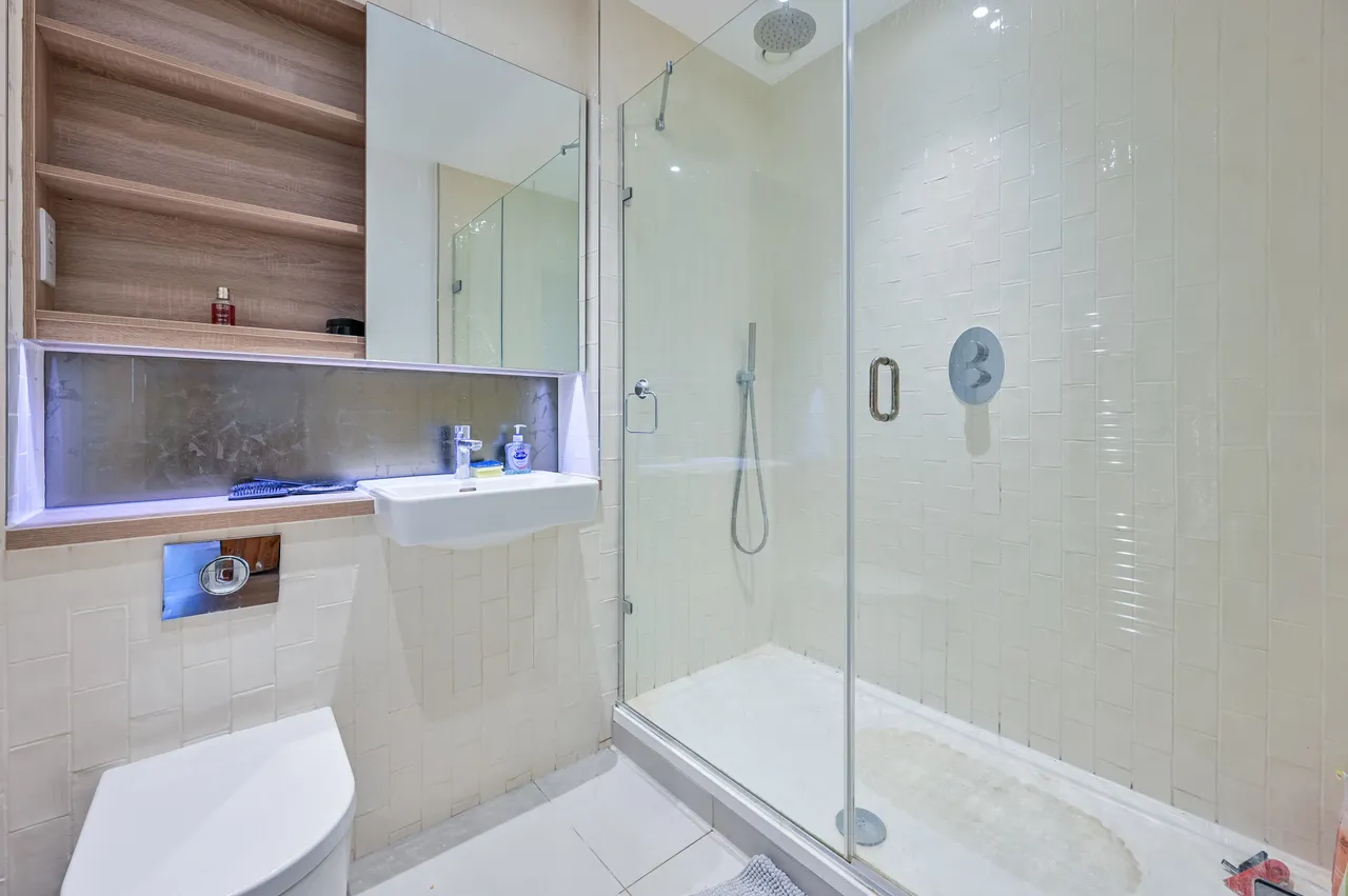 11 Ottley Drive, London, photo 12