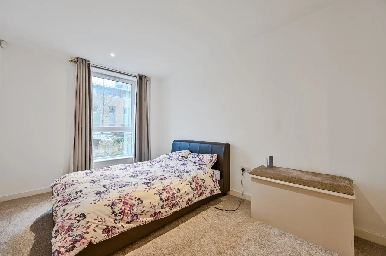 11 Ottley Drive, London, photo 8