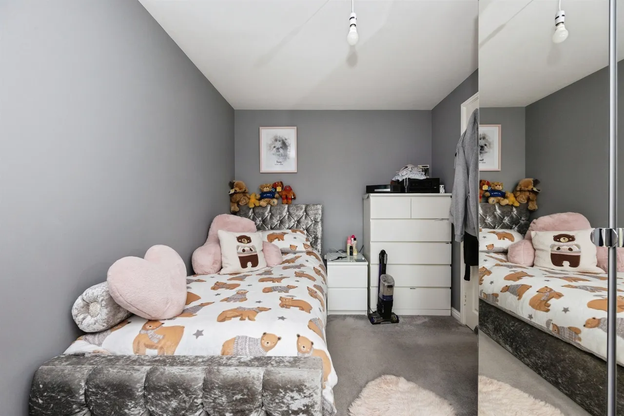 Violet Way, Kingsnorth, TN23, photo 15