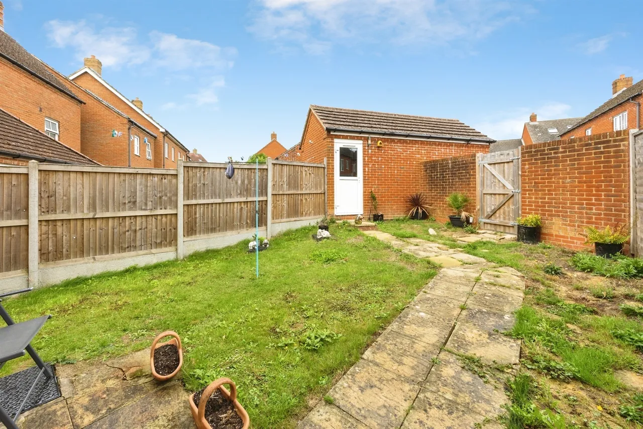 Violet Way, Kingsnorth, TN23, photo 19