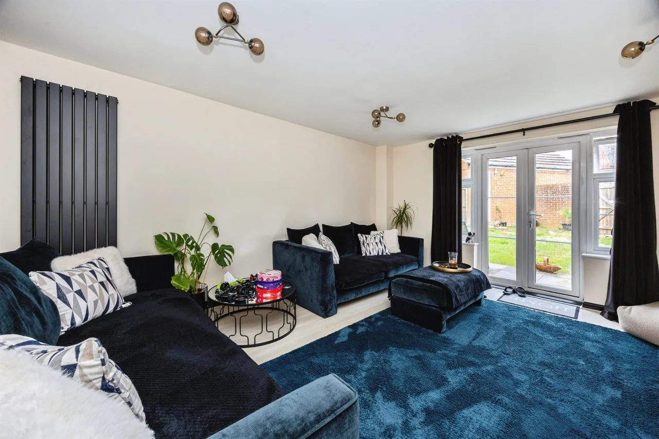Violet Way, Kingsnorth, TN23, photo 12