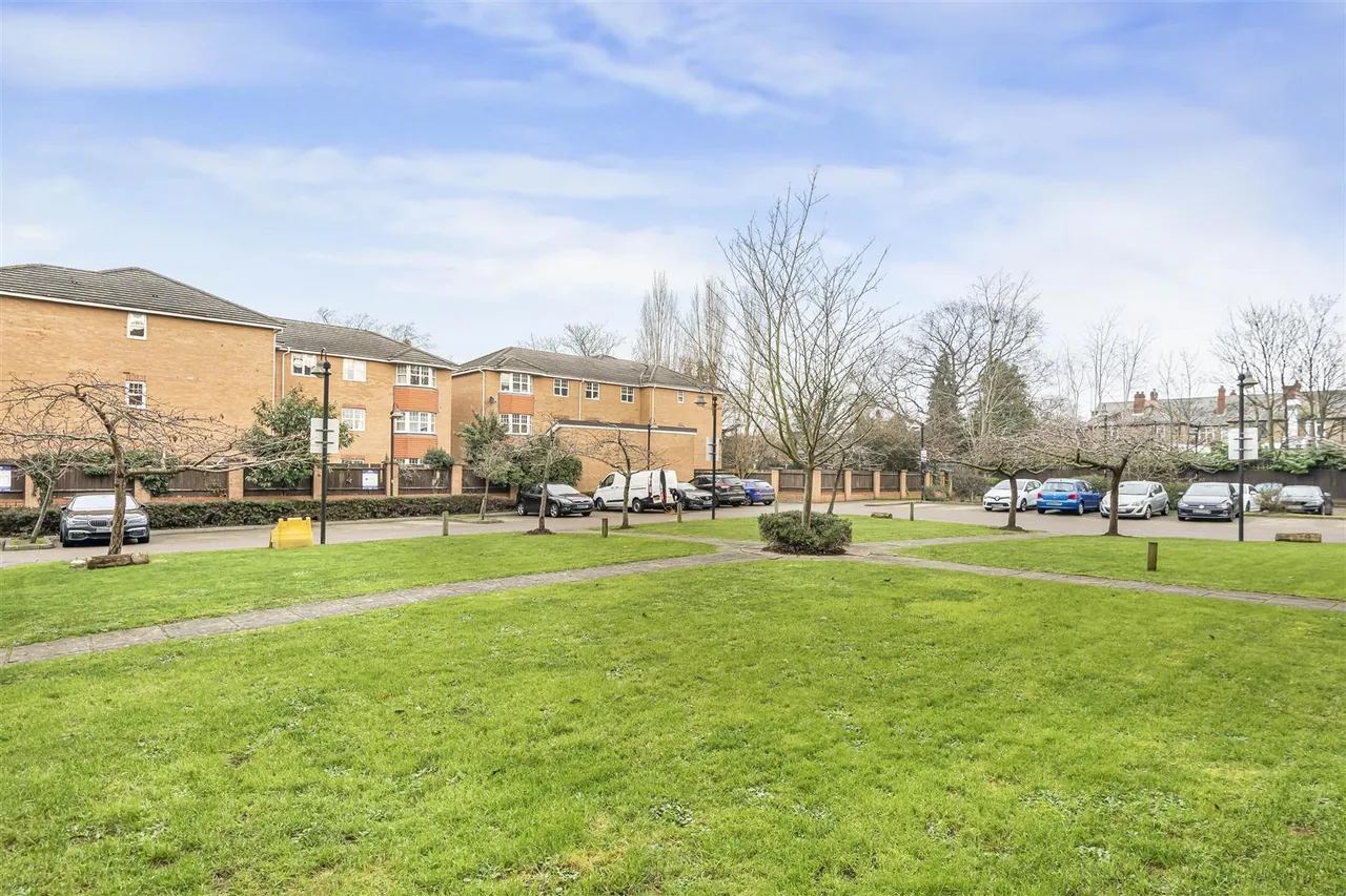 Holyhead Mews, Cippenham, photo 4