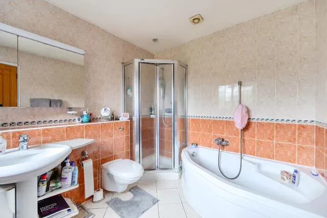 Haslemere Gardens, London, N3, photo 25
