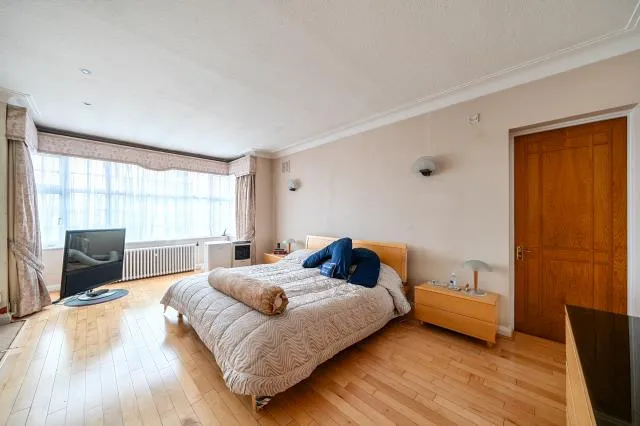 Haslemere Gardens, London, N3, photo 22