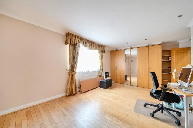 Haslemere Gardens, London, N3, photo 16