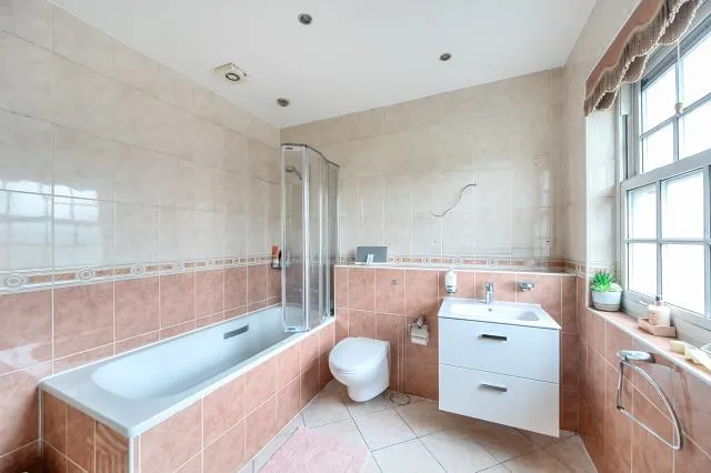 Haslemere Gardens, London, N3, photo 26