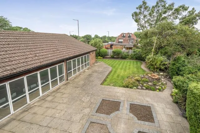 Haslemere Gardens, London, N3, photo 30