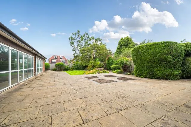 Haslemere Gardens, London, N3, photo 31