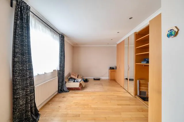 Haslemere Gardens, London, N3, photo 17