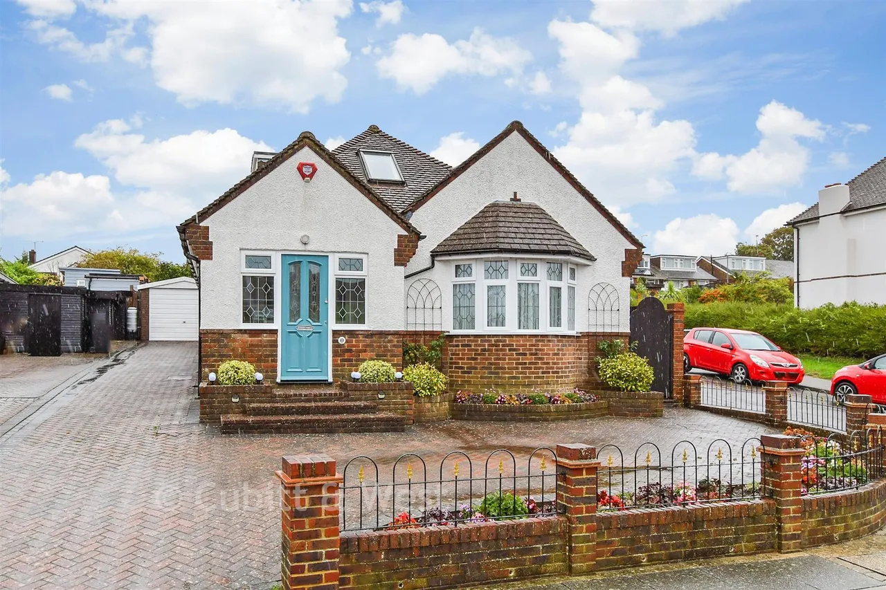 3 bed house for sale, Stoneleigh Avenue, Brighton, BN1