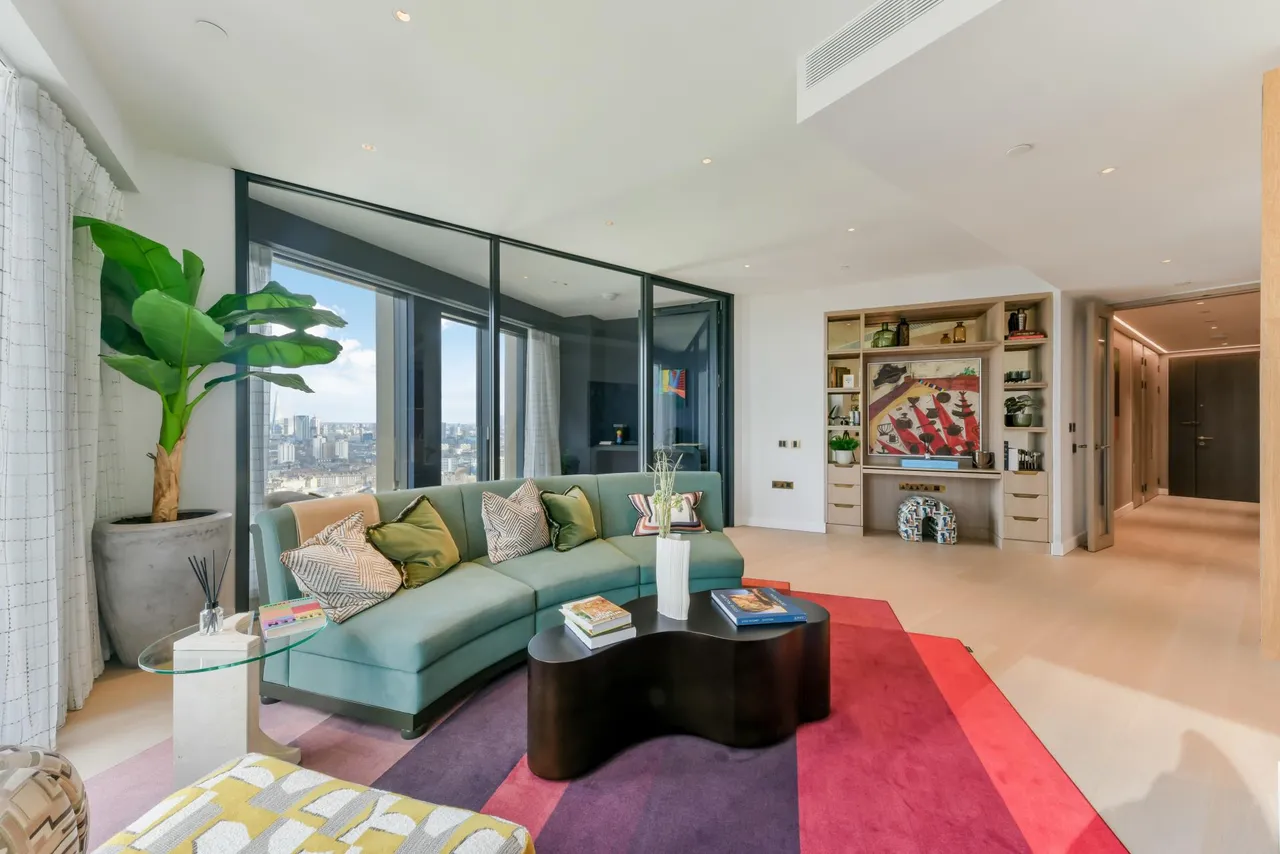 Nine Elms Lane, London, SW8, photo 2