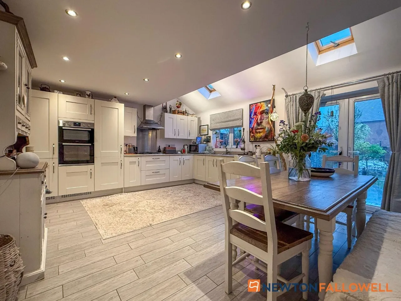 Charters Drive, Middlebeck, NG24, photo 2