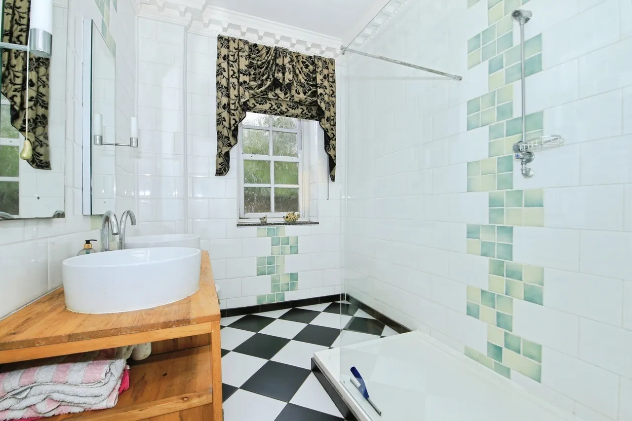 High Causeway, Cambridgeshire, PE7, photo 15