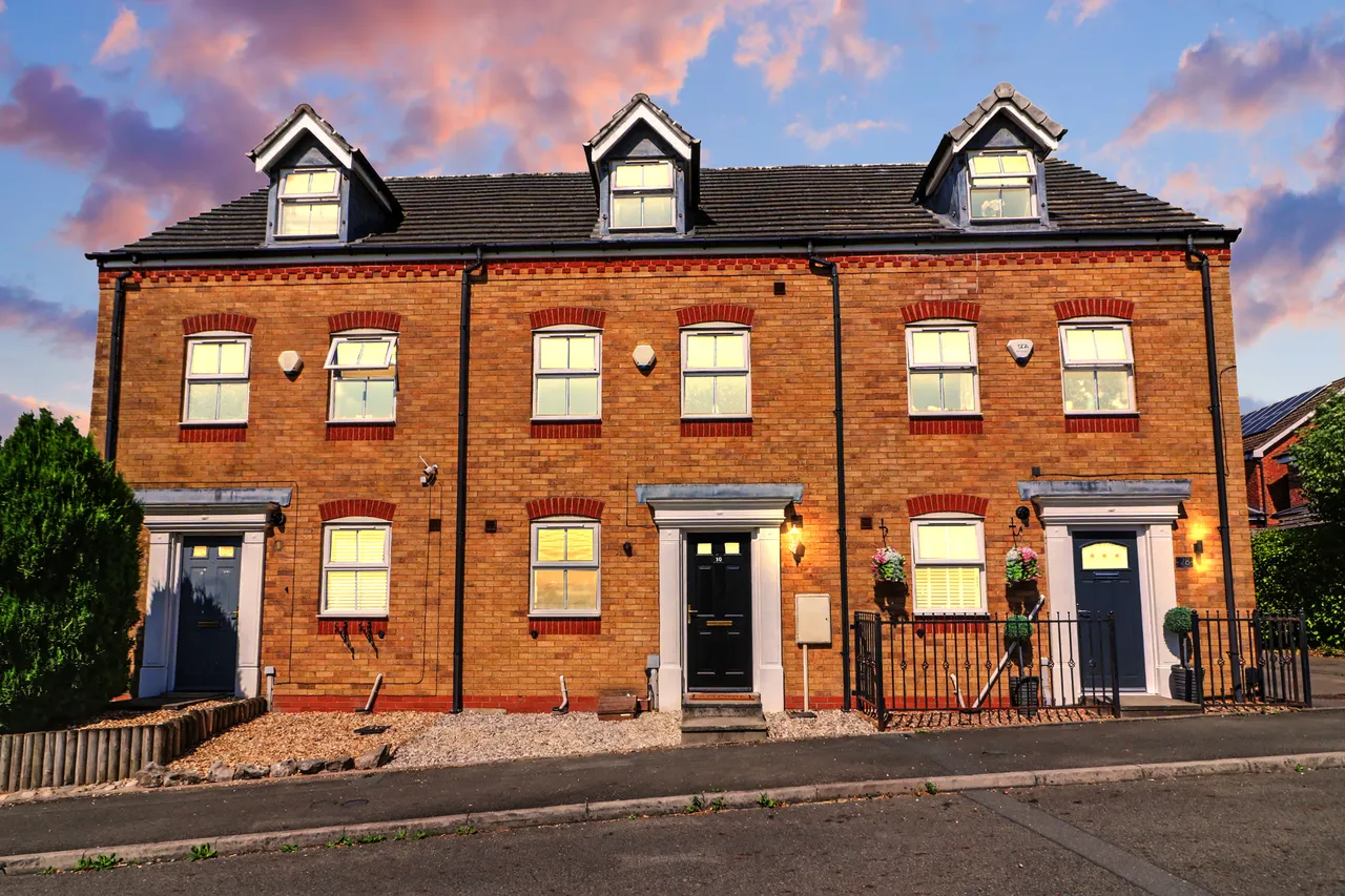 3 bed property for sale, Woodpecker Drive, Packmoor, ST7