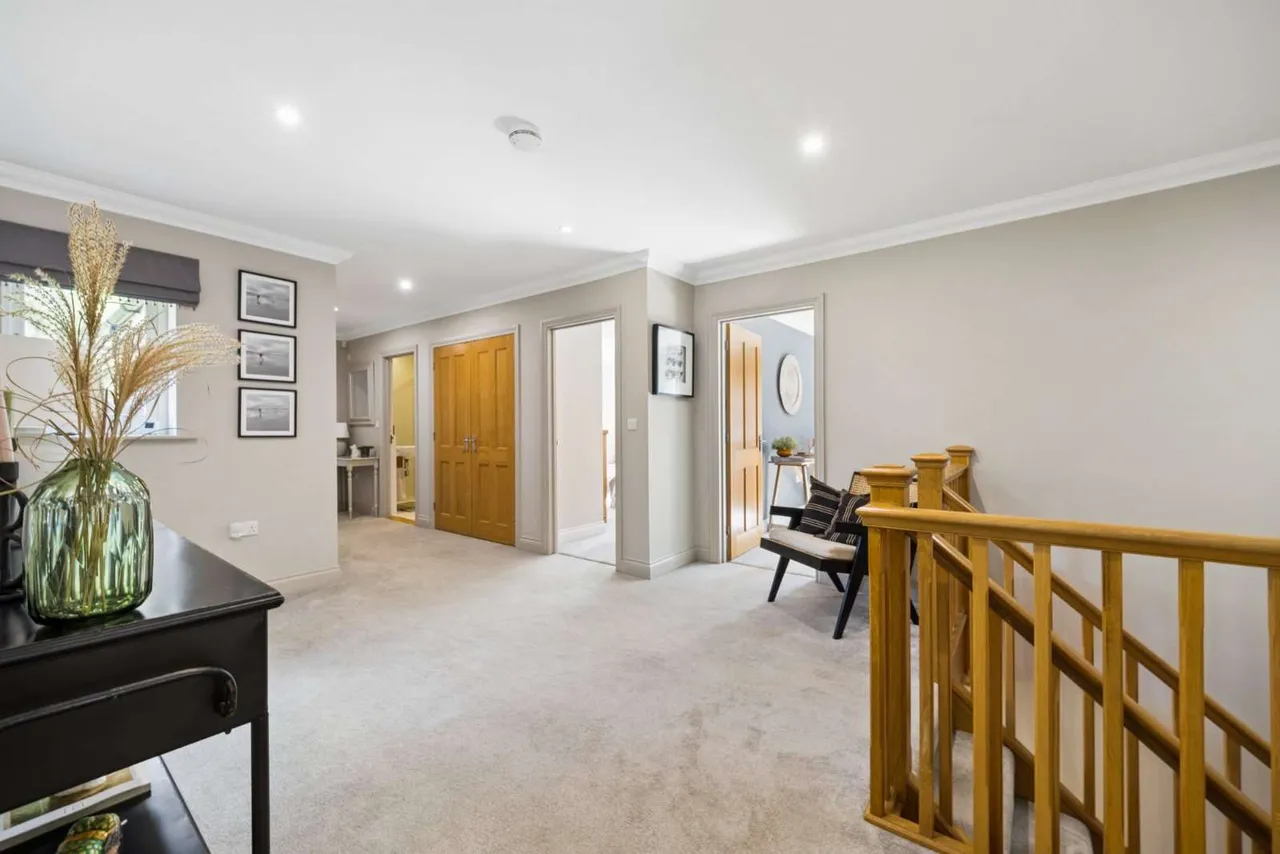 Longdown Road, Lower Bourne, GU10, photo 10